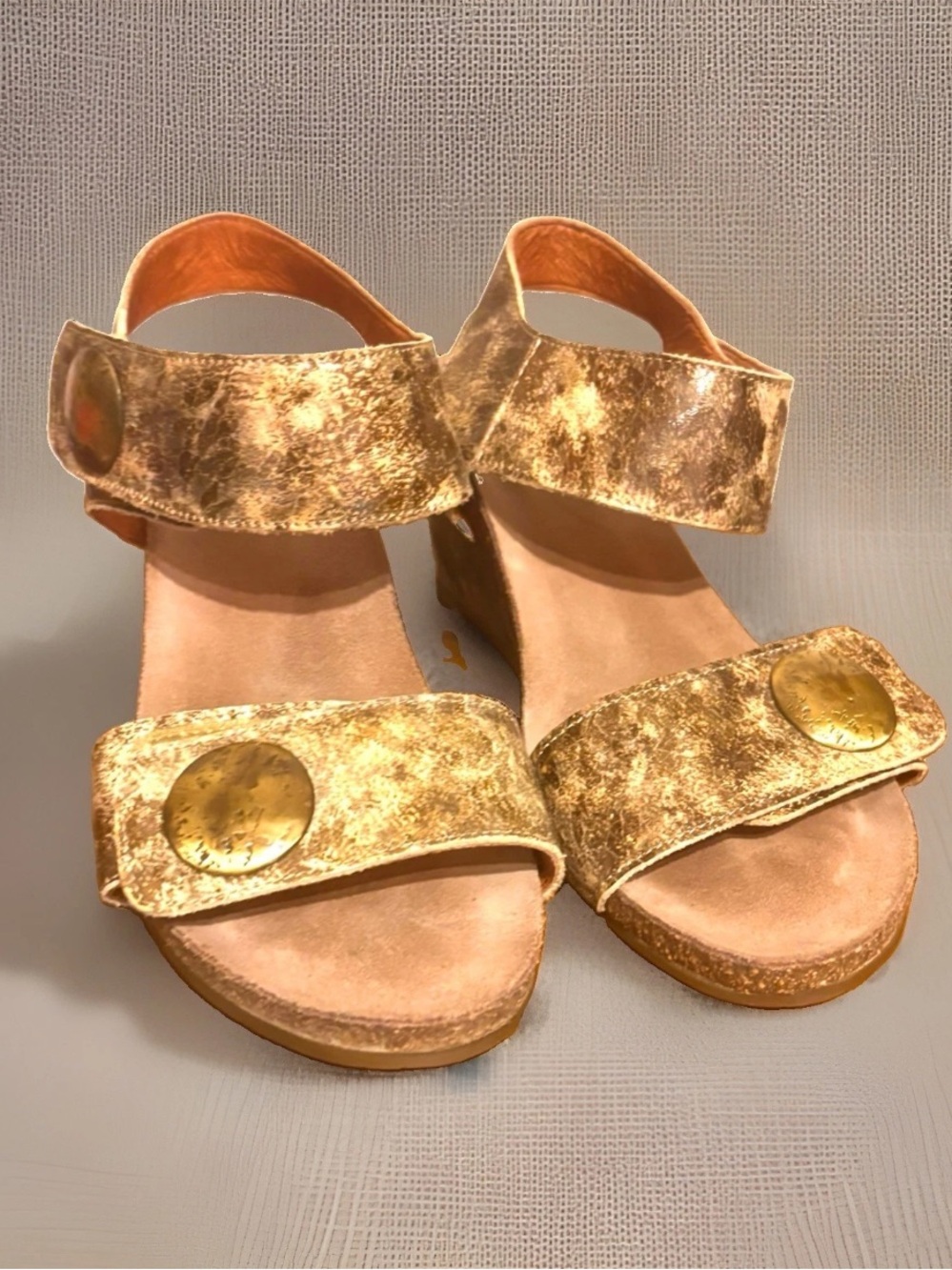 Taos Carousel 2 Wedge sandals inTaupe Multi Size 39 US 8.5-9
